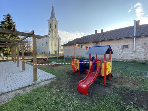 Kis hajós vár bújócsővel (fém)