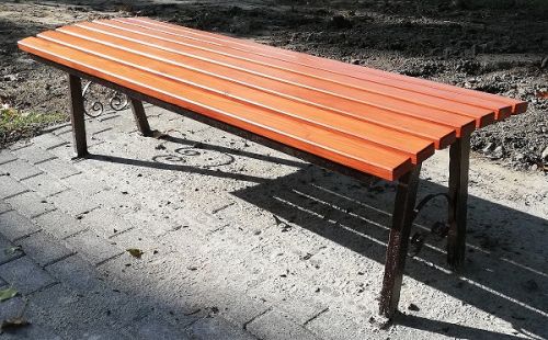 Fémvázas támla nélküli pad