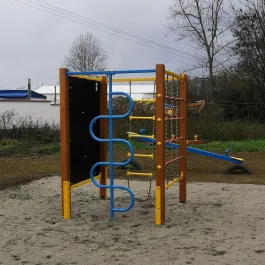 Négyszög mászóka (fa)
