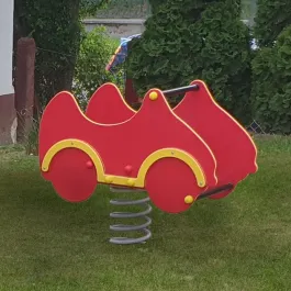 Rugós beülős kisautó