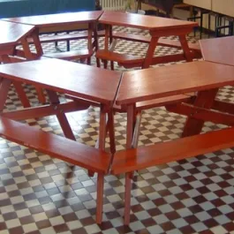 Trapéz asztal